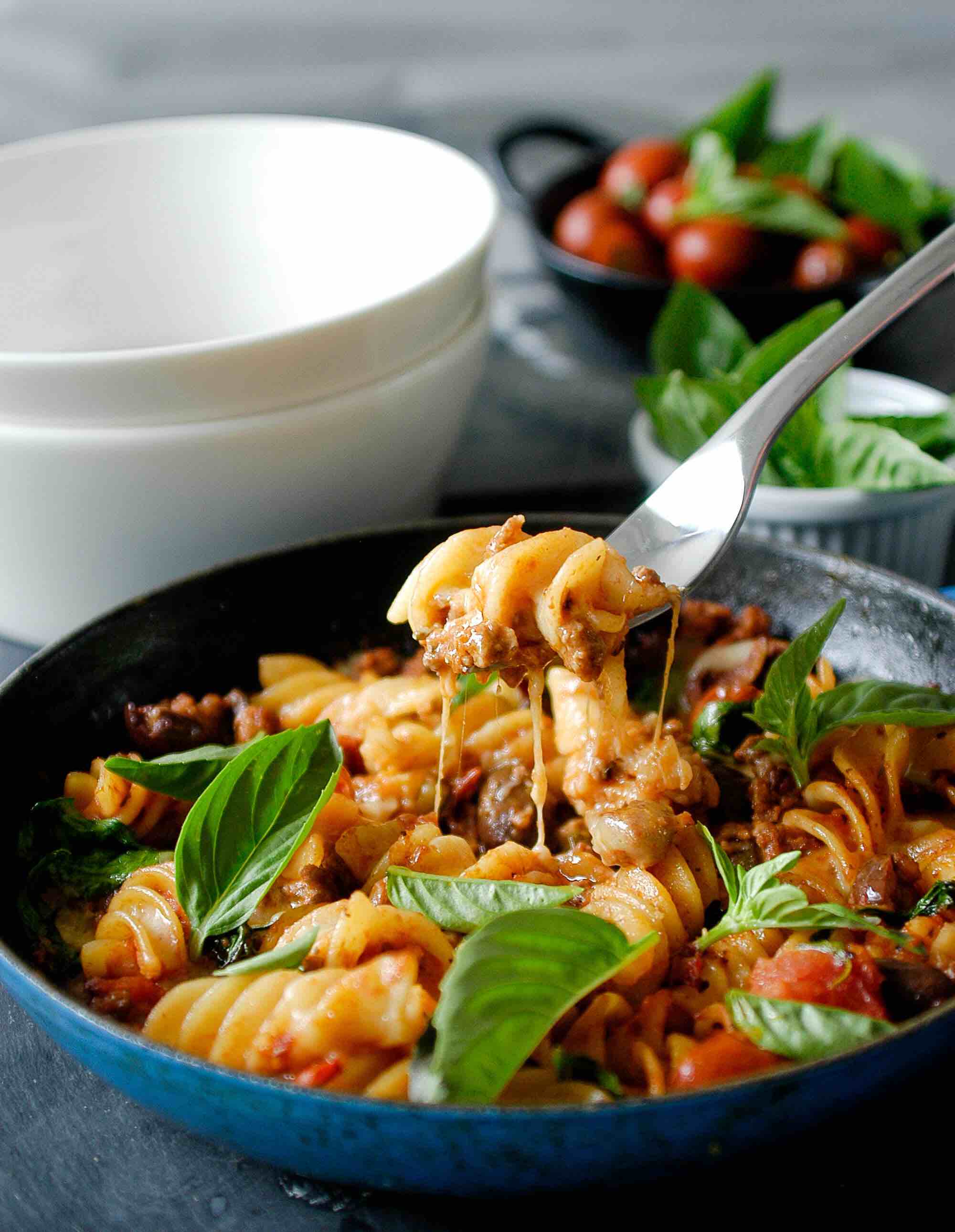 Minimum effort, maximum reward with this delicious one pan pasta! 