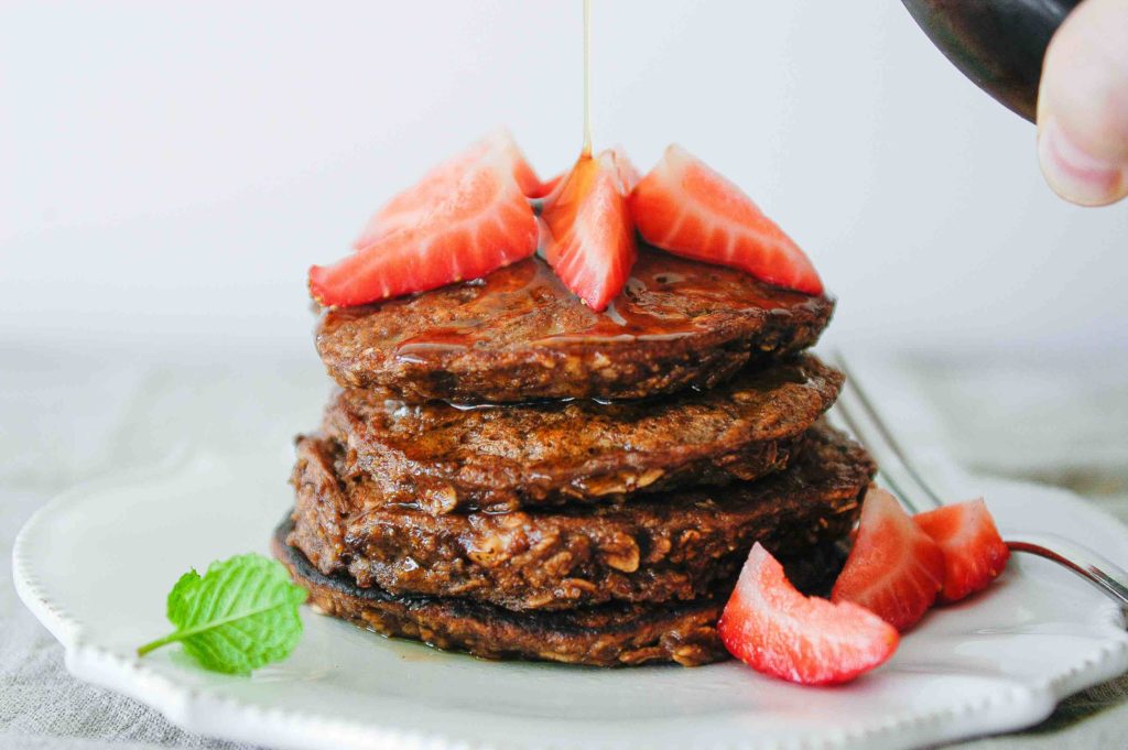 healthy choc banana pancakes 