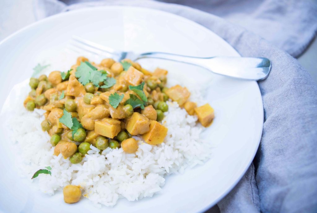 Quick potato and chickpea curry 